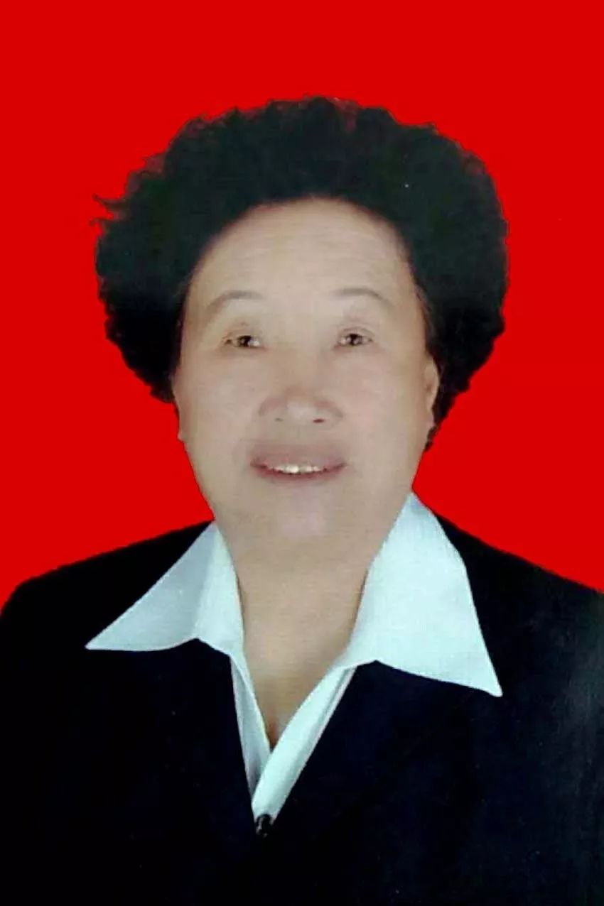 馬家嘴村委會(huì)領(lǐng)導(dǎo)團(tuán)隊(duì)全新亮相，展望未來發(fā)展之路