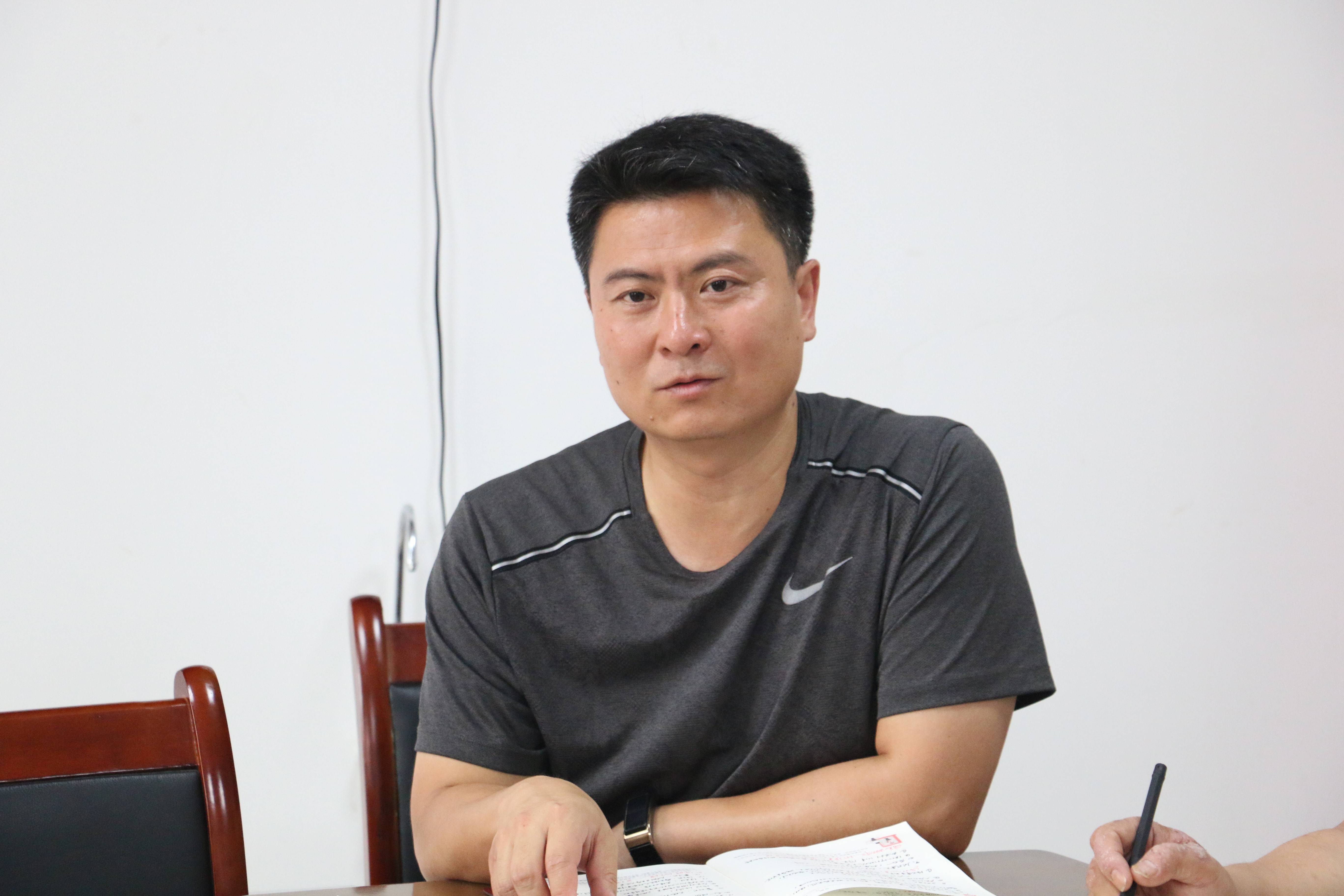 熱村新領(lǐng)導(dǎo)引領(lǐng)繁榮之路