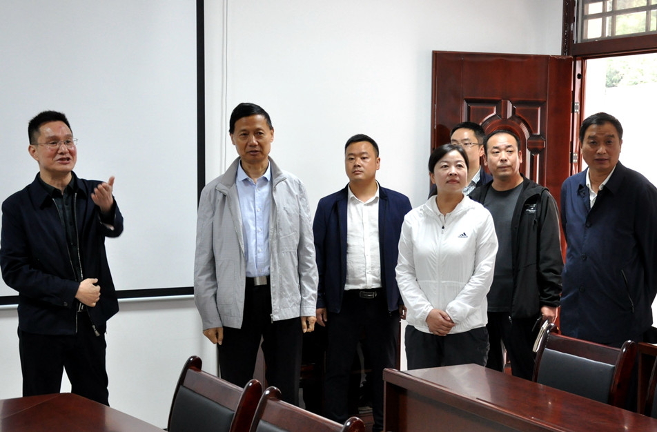 楊家河村委會領(lǐng)導(dǎo)團隊全新亮相，展望未來發(fā)展之路