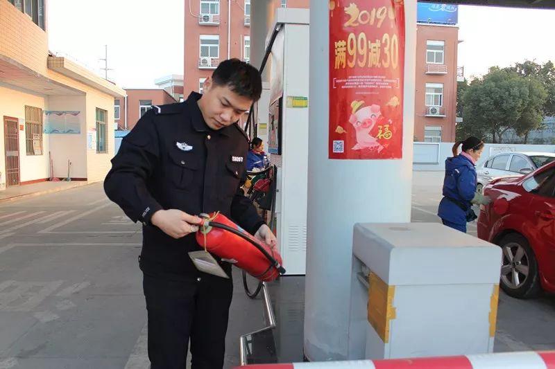 揚中市公安局推動警務現(xiàn)代化項目，提升社會治安水平