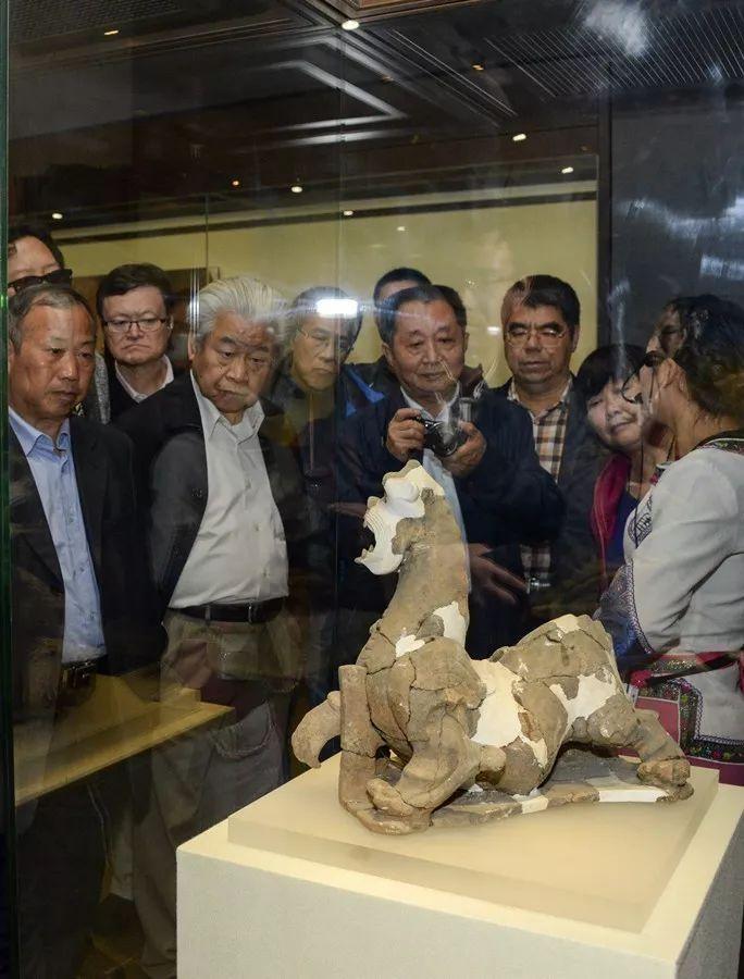 務(wù)川仡佬族苗族自治縣數(shù)據(jù)和政務(wù)服務(wù)局招聘啟事及概述