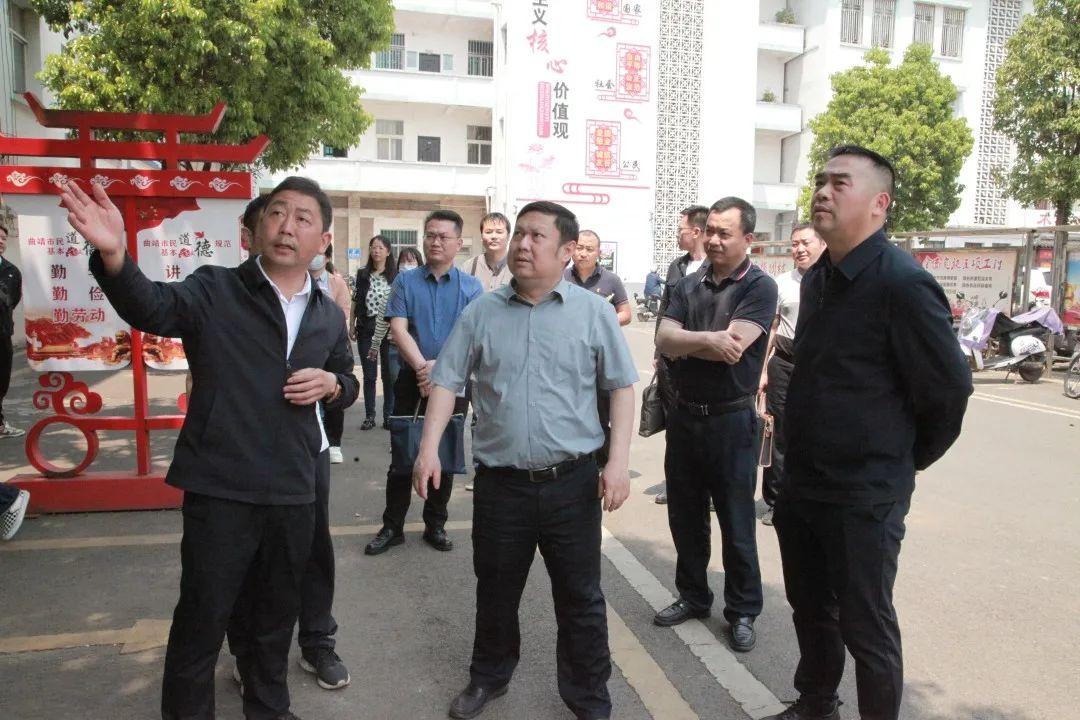 羅平縣民政局領(lǐng)導(dǎo)團(tuán)隊(duì)新貌，引領(lǐng)變革，筑夢(mèng)前行